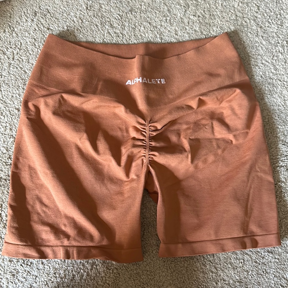 COPY - Alphalete Amplify shorts XL